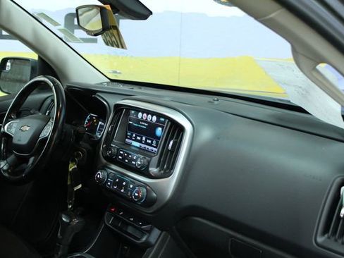 Used 2017 Chevrolet Colorado LT w/ LT Convenience Package image 11