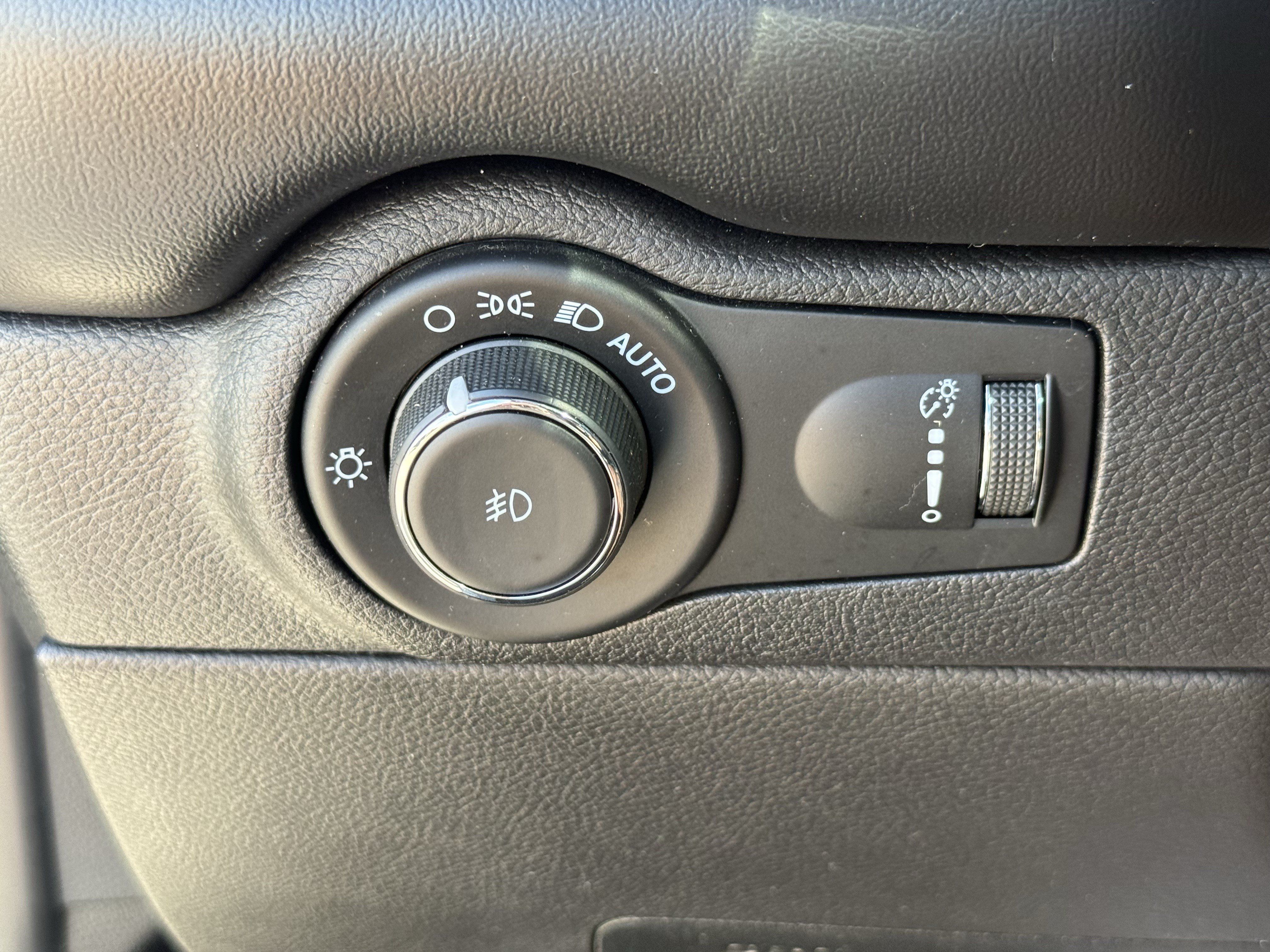 Used 2021 Dodge Durango GT w/ Blacktop Package RWD image 25