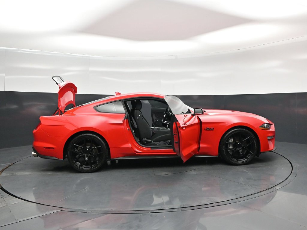 Used 2021 Ford Mustang GT RWD image 4