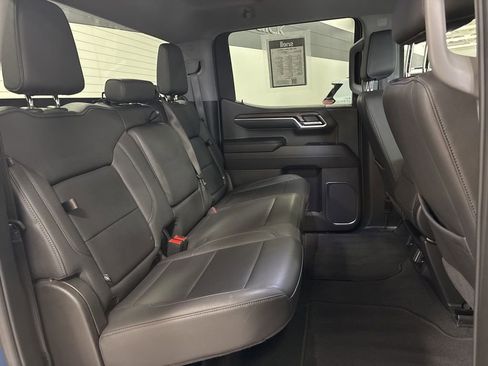 Used 2024 GMC Sierra 1500 SLT image 13