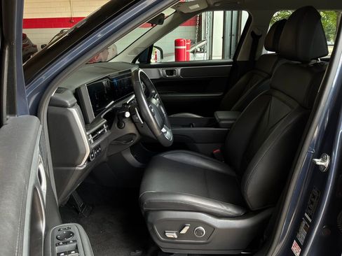 Used 2025 Hyundai Santa Fe SEL FWD image 10