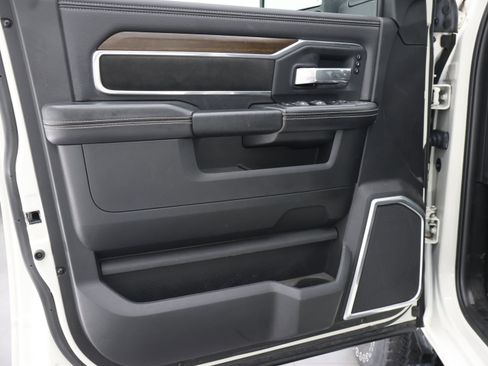 Used 2024 RAM 2500 Laramie AWD/4WD image 40