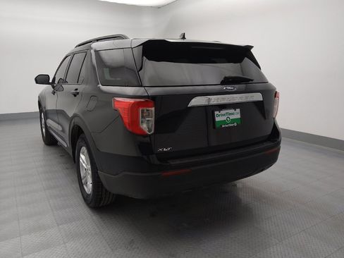 Used 2023 Ford Explorer XLT image 5