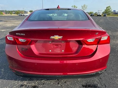 Used 2018 Chevrolet Malibu LT w/ Driver Confidence Package FWD image 5