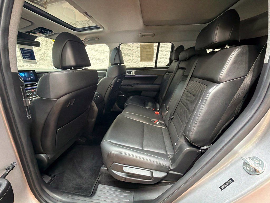 Certified 2024 Hyundai Santa Fe Limited AWD/4WD image 16