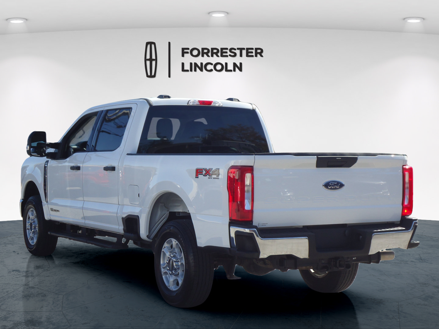 Used 2025 Ford F250 XLT w/ FX4 Off-Road Package AWD/4WD image 5
