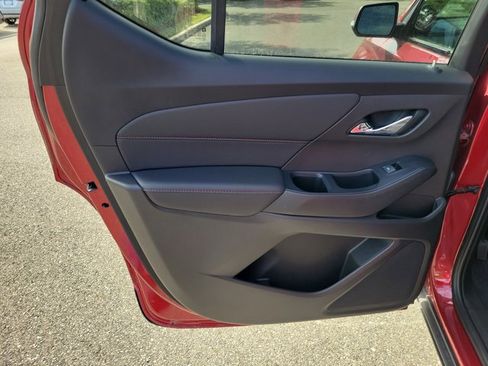 Used 2022 Chevrolet Traverse RS image 15