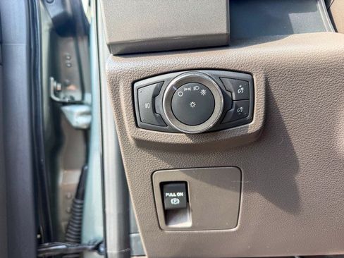 Used 2019 Ford Expedition XLT w/ Equipment Group 201A RWD image 15