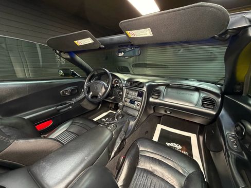 Used 2004 Chevrolet Corvette Convertible w/ Preferred Equipment Group image 15