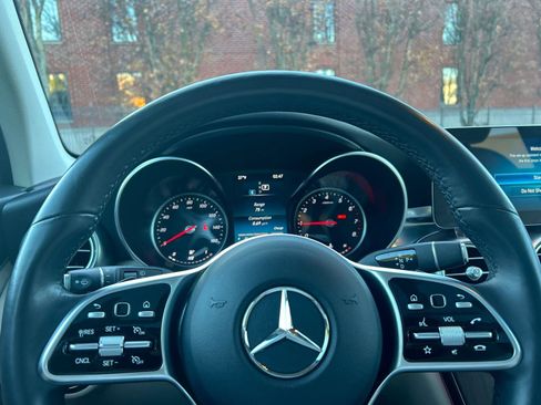 Used 2022 Mercedes-Benz GLC 300 4MATIC image 11