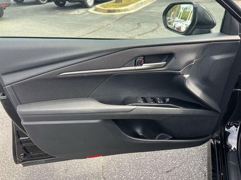 Used 2025 Toyota Camry LE image 14