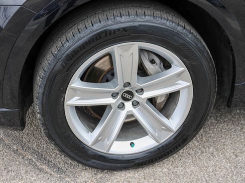 Used 2021 Audi Q8 Premium w/ Convenience Package image 7