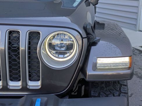 Used 2022 Jeep Wrangler Unlimited Sahara w/ Cold Weather Group image 9