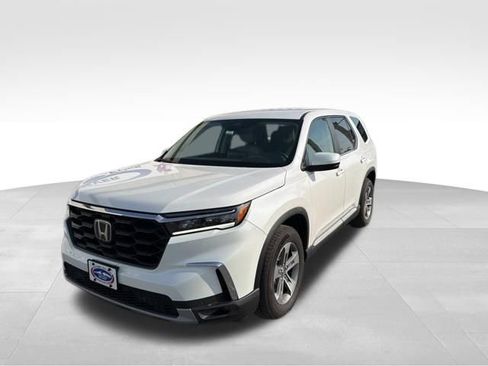 Used 2025 Honda Pilot EX-L image 4