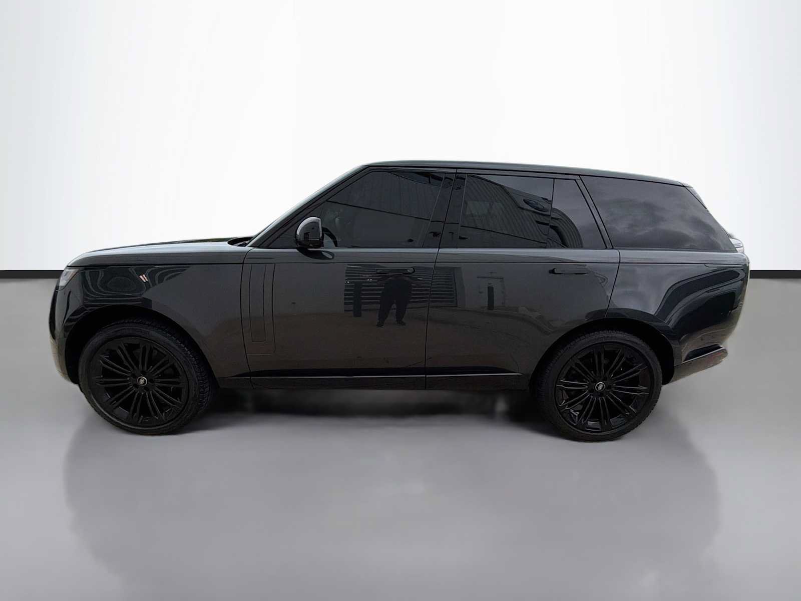 Certified 2024 Land Rover Range Rover SE AWD/4WD image 5