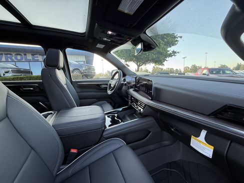 New 2025 Chevrolet Suburban Premier w/ Sun And Tow Package image 8