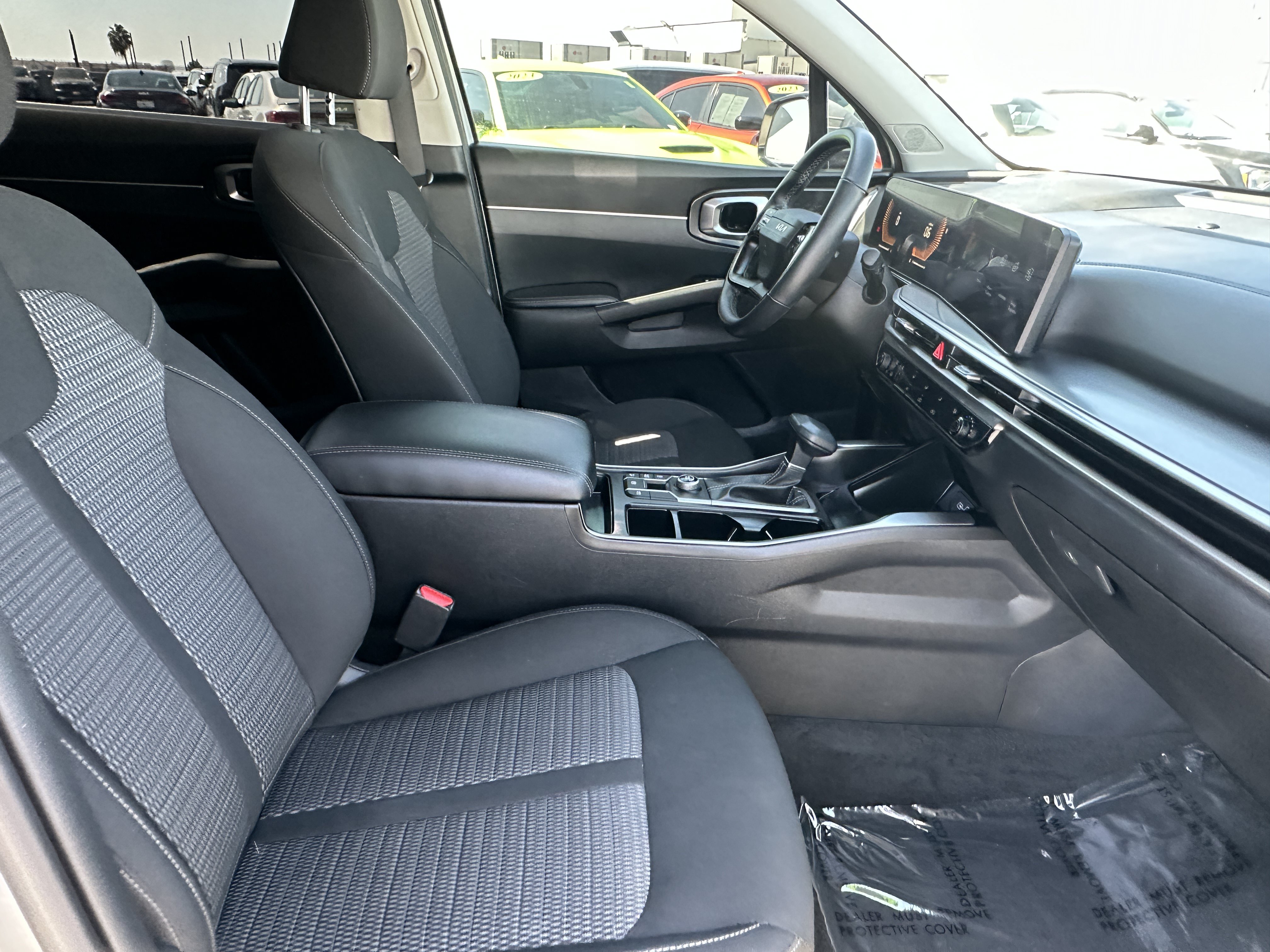 Used 2026 Kia Sorento LX FWD image 16