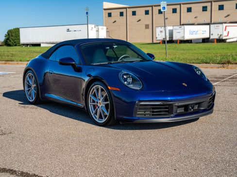 Used 2020 Porsche 911 Carrera 4S image 3