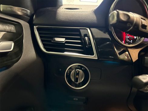 Used 2019 Mercedes-Benz GLS 450 4MATIC image 18