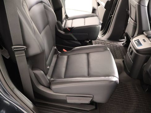 New 2025 Lincoln Navigator Reserve w/ Jet Appearance Package AWD/4WD image 16