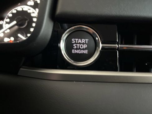 Used 2024 Mitsubishi Outlander ES image 35