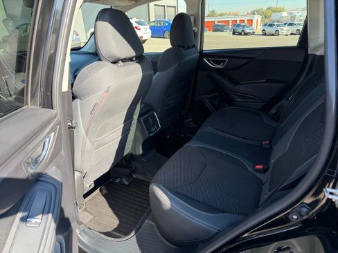 Used 2019 Subaru Forester Premium image 13