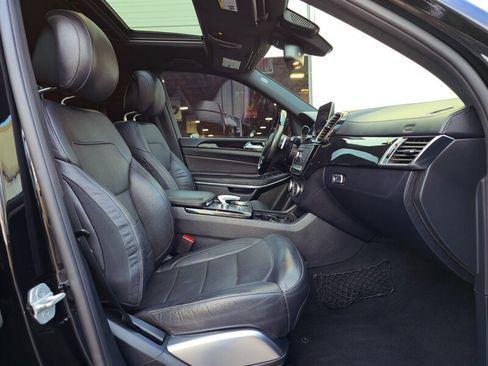 Used 2017 Mercedes-Benz GLS 550 4MATIC w/ Driver Assistance Package image 21
