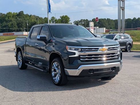 Used 2025 Chevrolet Silverado 1500 LT w/ Z71 Off-Road Package AWD/4WD image 2