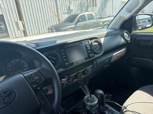 Used 2020 Toyota Tacoma SR AWD/4WD image 9