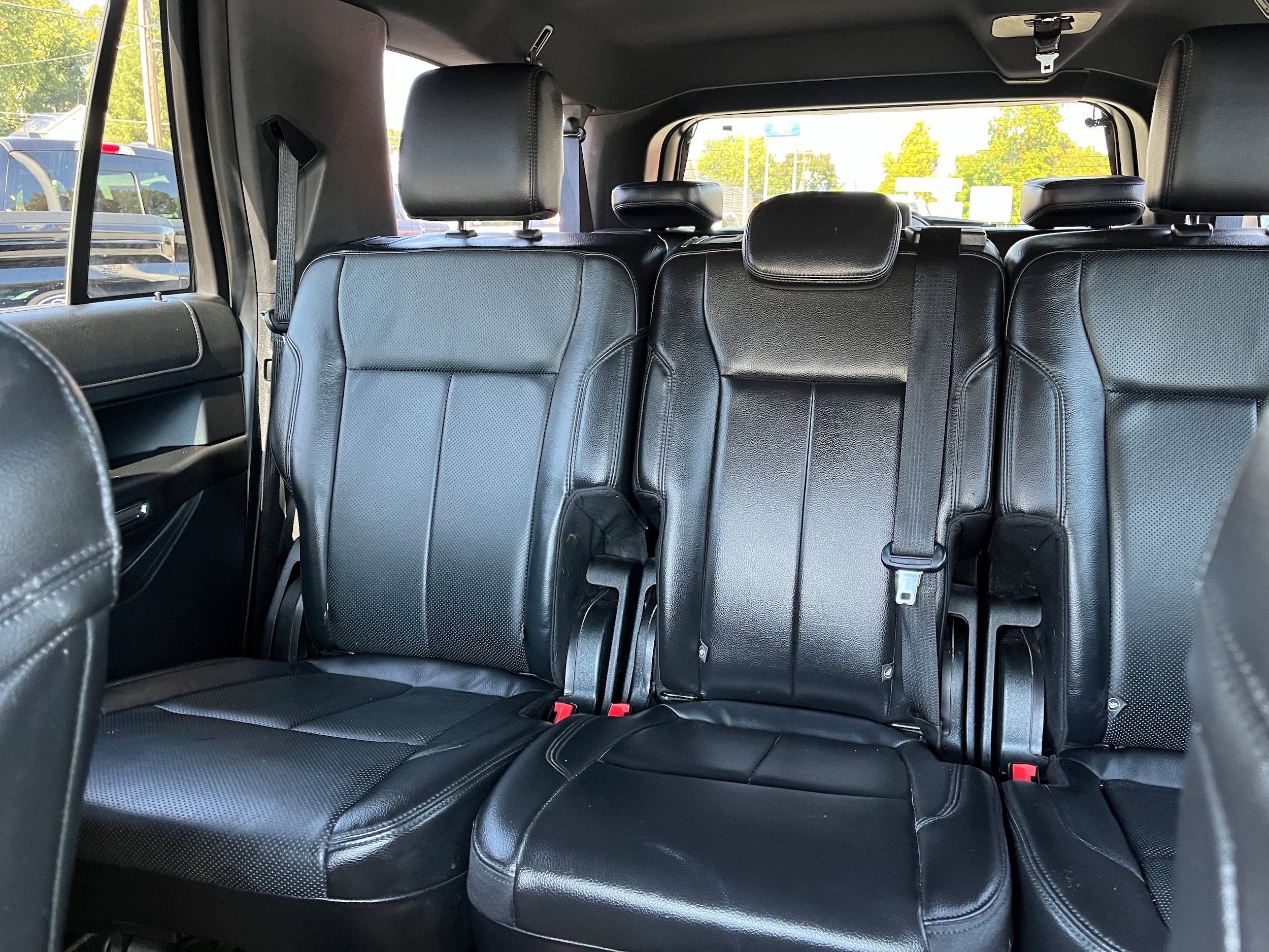Used 2018 Ford Expedition Max XLT w/ Equipment Group 202A AWD/4WD image 22
