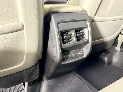 Used 2019 Cadillac XT4 Premium Luxury image 16