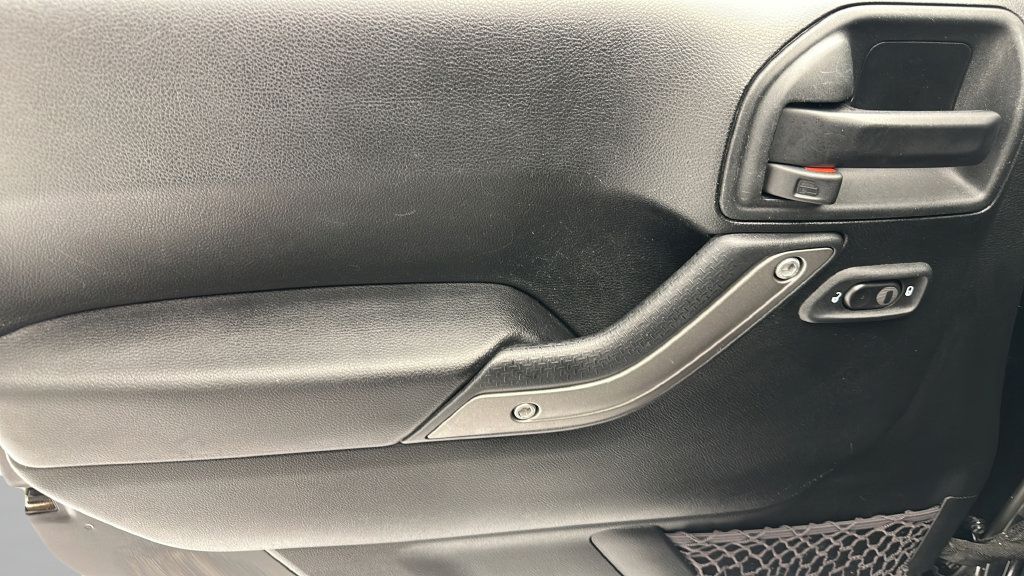 Used 2018 Jeep Wrangler Unlimited Sport S AWD/4WD image 12