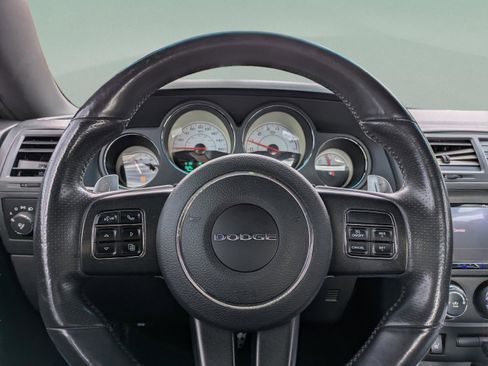 Used 2014 Dodge Challenger R/T image 22