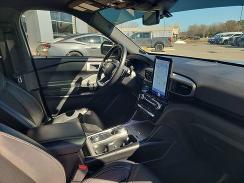 Certified 2024 Ford Explorer ST w/ Equipment Group 401A image 33