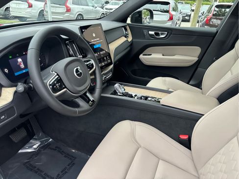Used 2026 Volvo XC60 B5 Plus AWD/4WD image 19