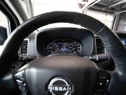 Used 2023 Nissan Frontier SV w/ SV Premium Package AWD/4WD image 15