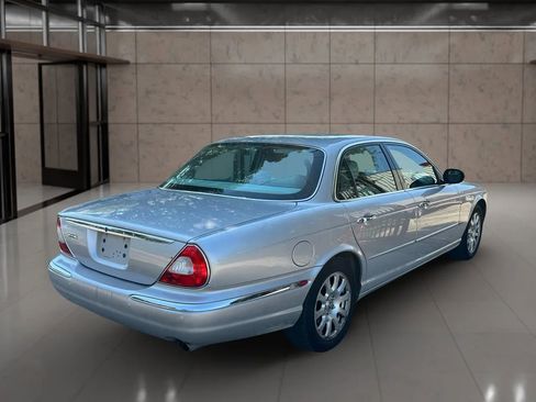 Used 2004 Jaguar XJ8 image 35