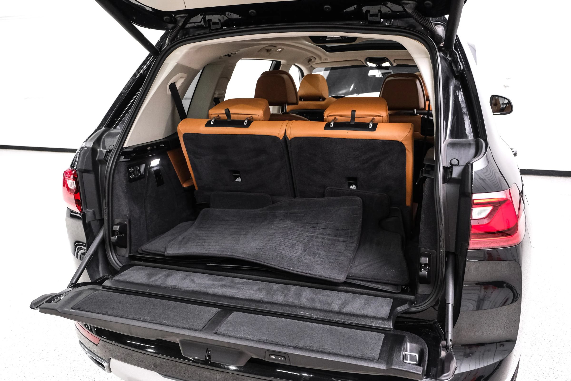 Used 2019 BMW X7 xDrive40i w/ Cold Weather Package AWD/4WD image 70