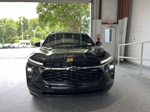 Used 2026 Chevrolet Trax RS w/ Sunroof Package FWD image 2