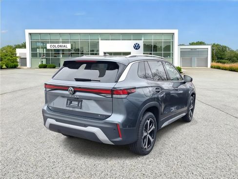 New 2026 Volkswagen Tiguan SE AWD/4WD image 9