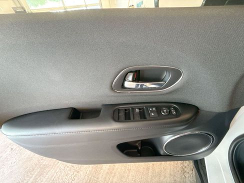 Used 2022 Honda HR-V EX image 15