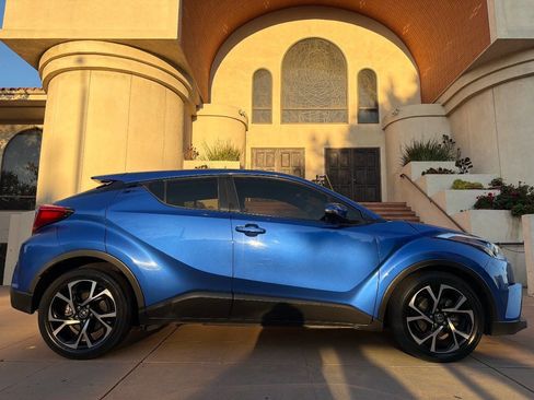 Used 2019 Toyota C-HR Limited image 8