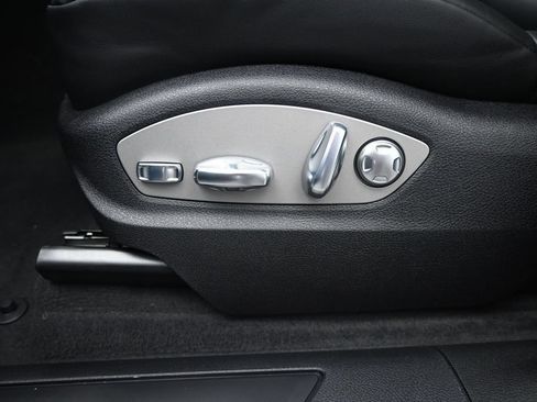 New 2026 Porsche Macan AWD/4WD image 12