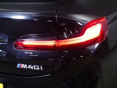 Used 2024 BMW X4 M40i AWD/4WD image 17