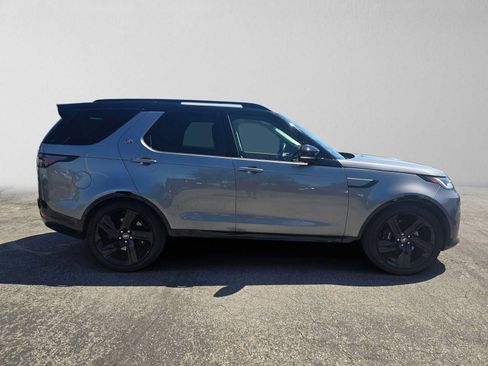 Used 2025 Land Rover Discovery Metropolitan Edition AWD/4WD image 6