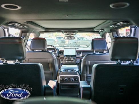 Used 2022 Ford Expedition Max Limited image 16