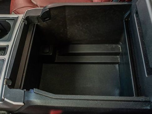 Used 2018 Ford F150 Platinum w/ Equipment Group 701A Luxury image 33