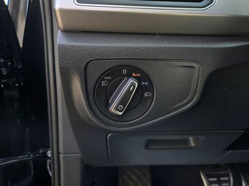 Used 2019 Volkswagen Atlas SE w/ Panoramic Sunroof Package image 14