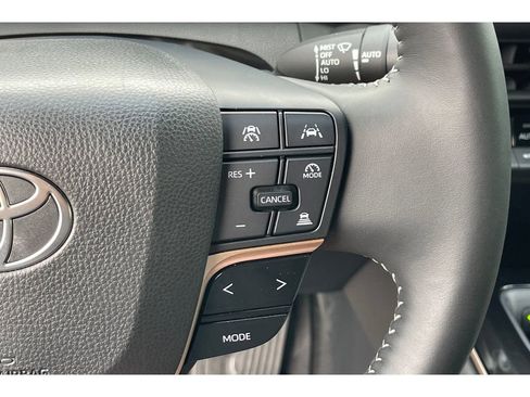 Used 2026 Toyota Crown Nightshade image 37