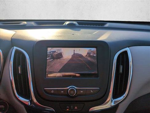 Used 2022 Chevrolet Equinox LS w/ LS Convenience Package image 13